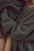 Bild in Galerie-Betrachter laden, MUM Knit Jumper Khaki