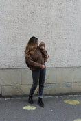 Bild in Galerie-Betrachter laden, Mum Zipper Jumper Choco
