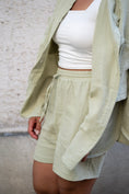 Bild in Galerie-Betrachter laden, MUM Musselin Shirt SAGE