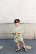 Bild in Galerie-Betrachter laden, Kids Musselin Shirt SAGE