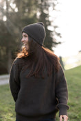 Bild in Galerie-Betrachter laden, MUM Jumper COFFEE