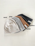 Bild in Galerie-Betrachter laden, Light Rib Beanies