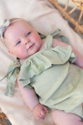 Load image into Gallery viewer, Musselin Romper Sage
