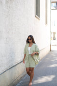 Bild in Galerie-Betrachter laden, MUM Musselin Shirt SAGE
