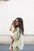 Bild in Galerie-Betrachter laden, MUM Musselin Shirt SAGE
