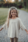 Bild in Galerie-Betrachter laden, KIDS Oversized Knit Shirt Sand
