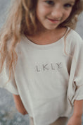 Bild in Galerie-Betrachter laden, KIDS Oversized Knit Shirt Sand
