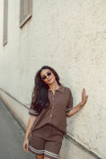 Bild in Galerie-Betrachter laden, Crochet Shirt Mum Choco
