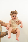 Bild in Galerie-Betrachter laden, Crochet Romper Sand
